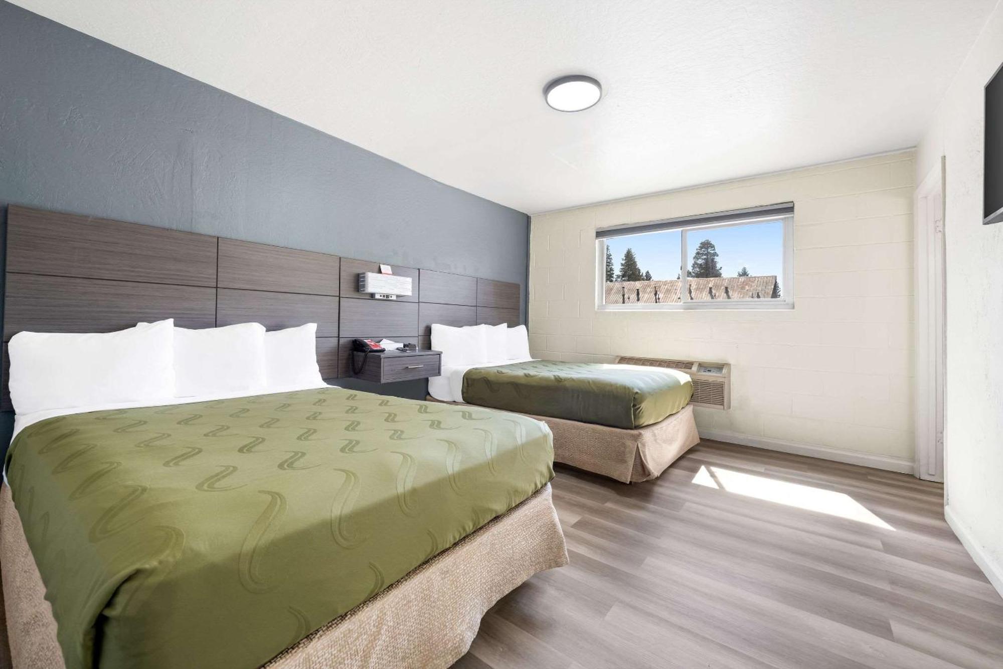Econo Lodge Inn & Suites Heavenly Village Area South Lake Tahoe Bagian luar foto