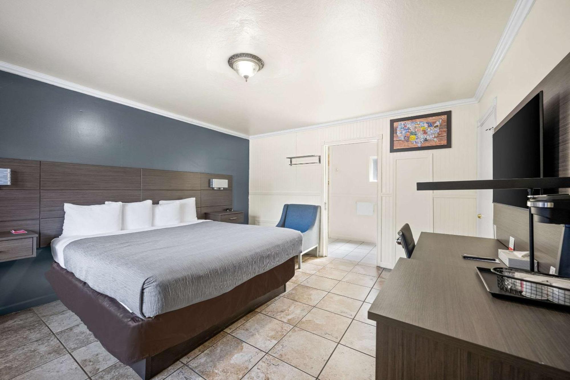 Econo Lodge Inn & Suites Heavenly Village Area South Lake Tahoe Bagian luar foto