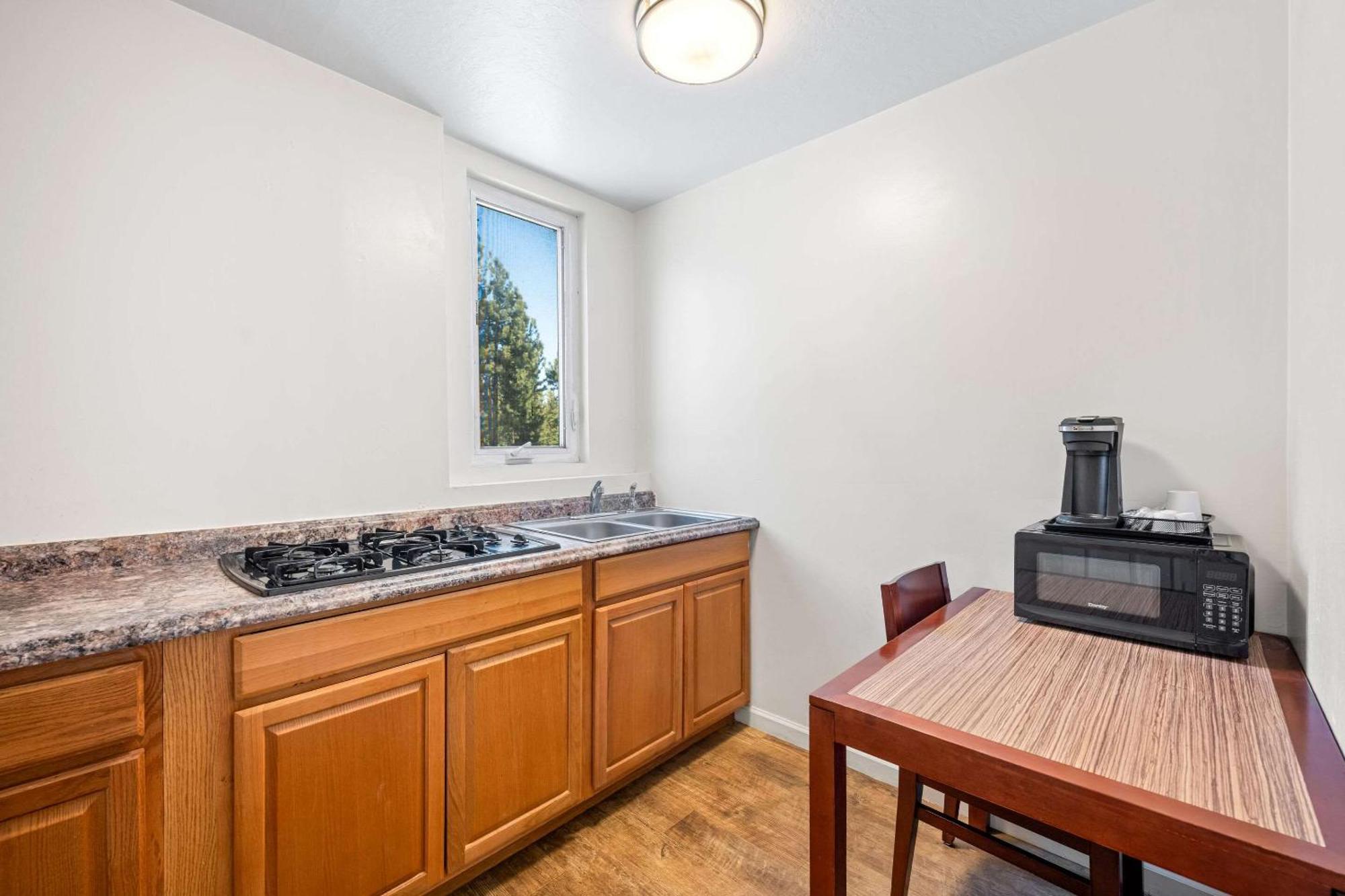 Econo Lodge Inn & Suites Heavenly Village Area South Lake Tahoe Bagian luar foto