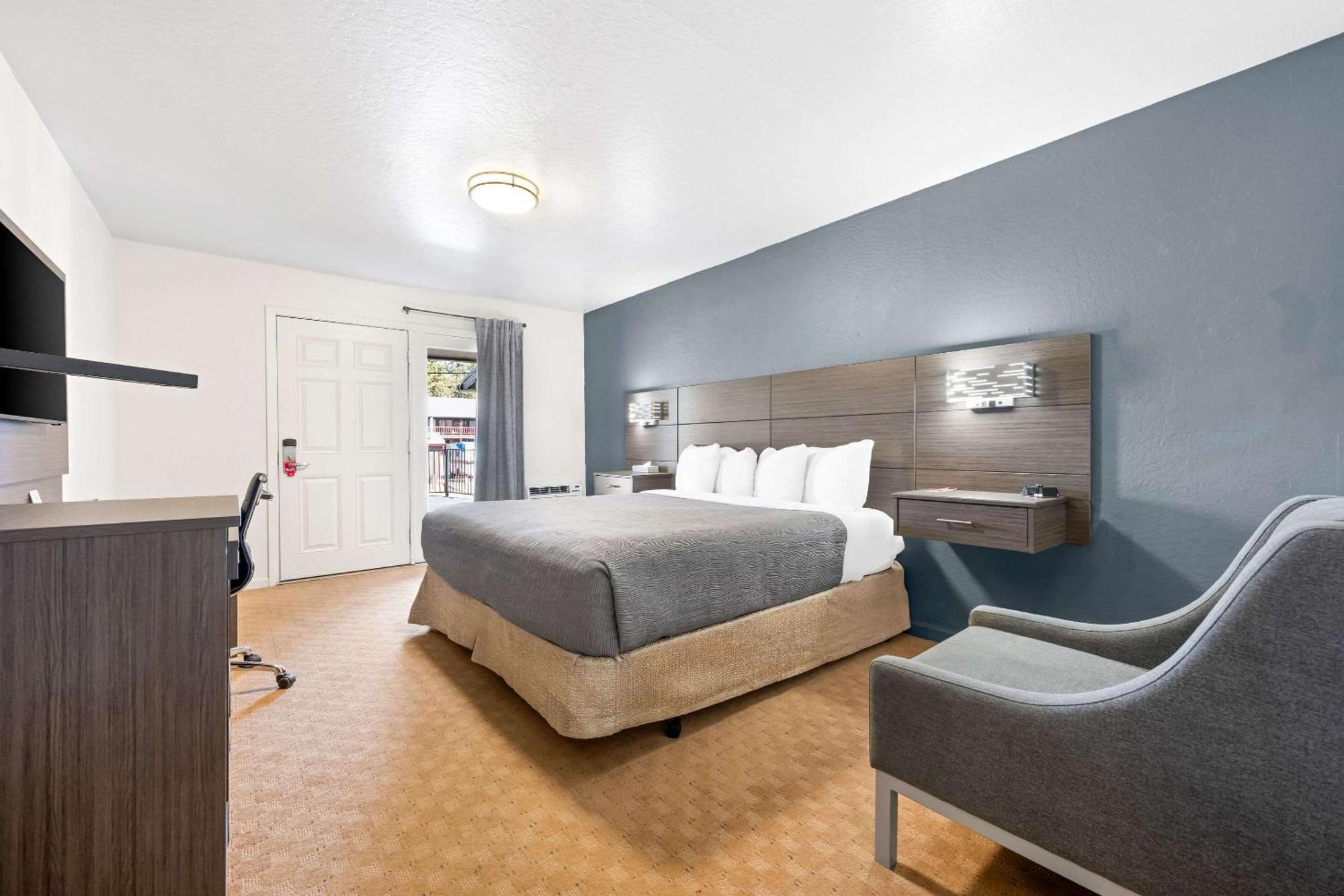 Econo Lodge Inn & Suites Heavenly Village Area South Lake Tahoe Bagian luar foto
