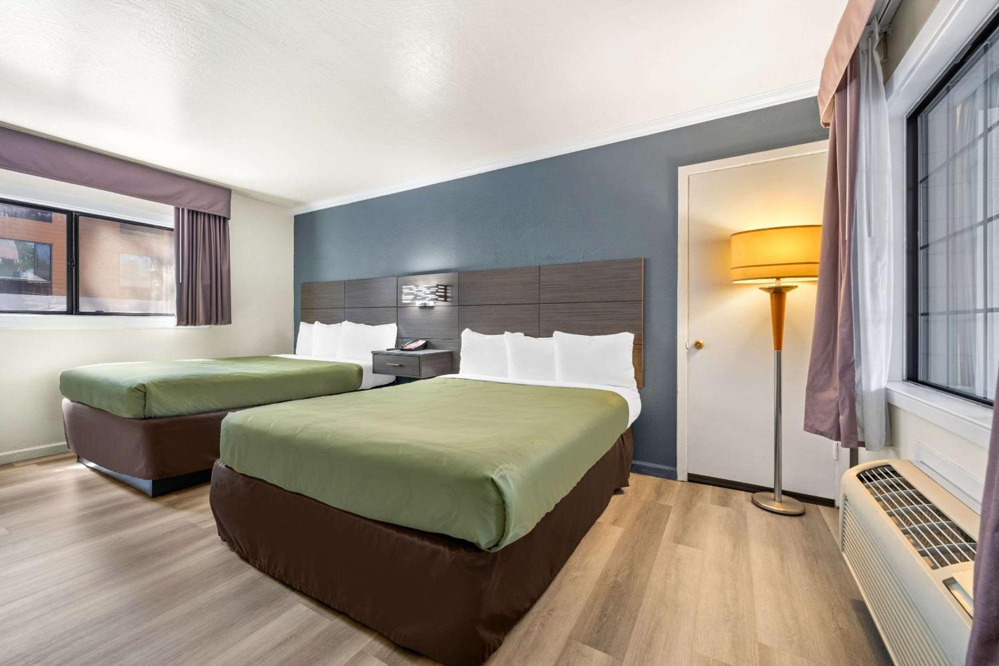 Econo Lodge Inn & Suites Heavenly Village Area South Lake Tahoe Bagian luar foto