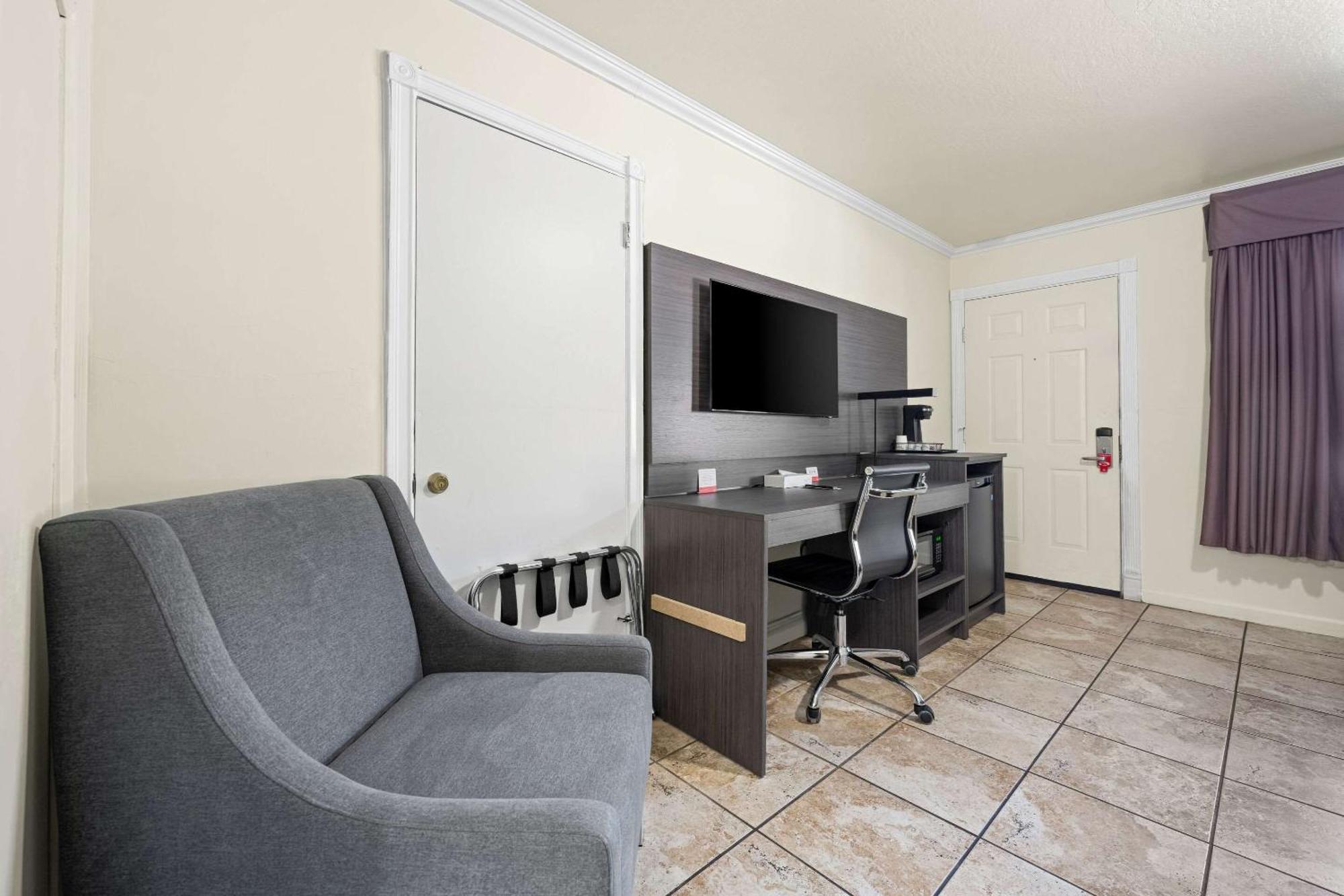 Econo Lodge Inn & Suites Heavenly Village Area South Lake Tahoe Bagian luar foto