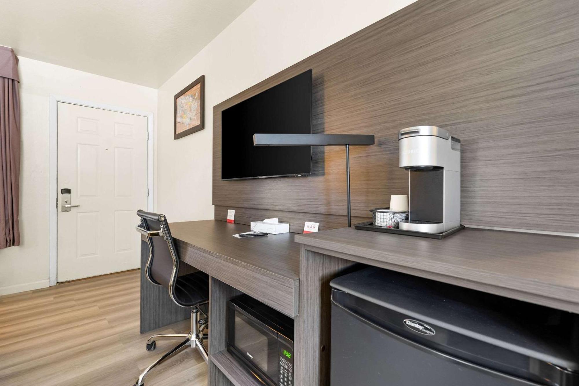 Econo Lodge Inn & Suites Heavenly Village Area South Lake Tahoe Bagian luar foto